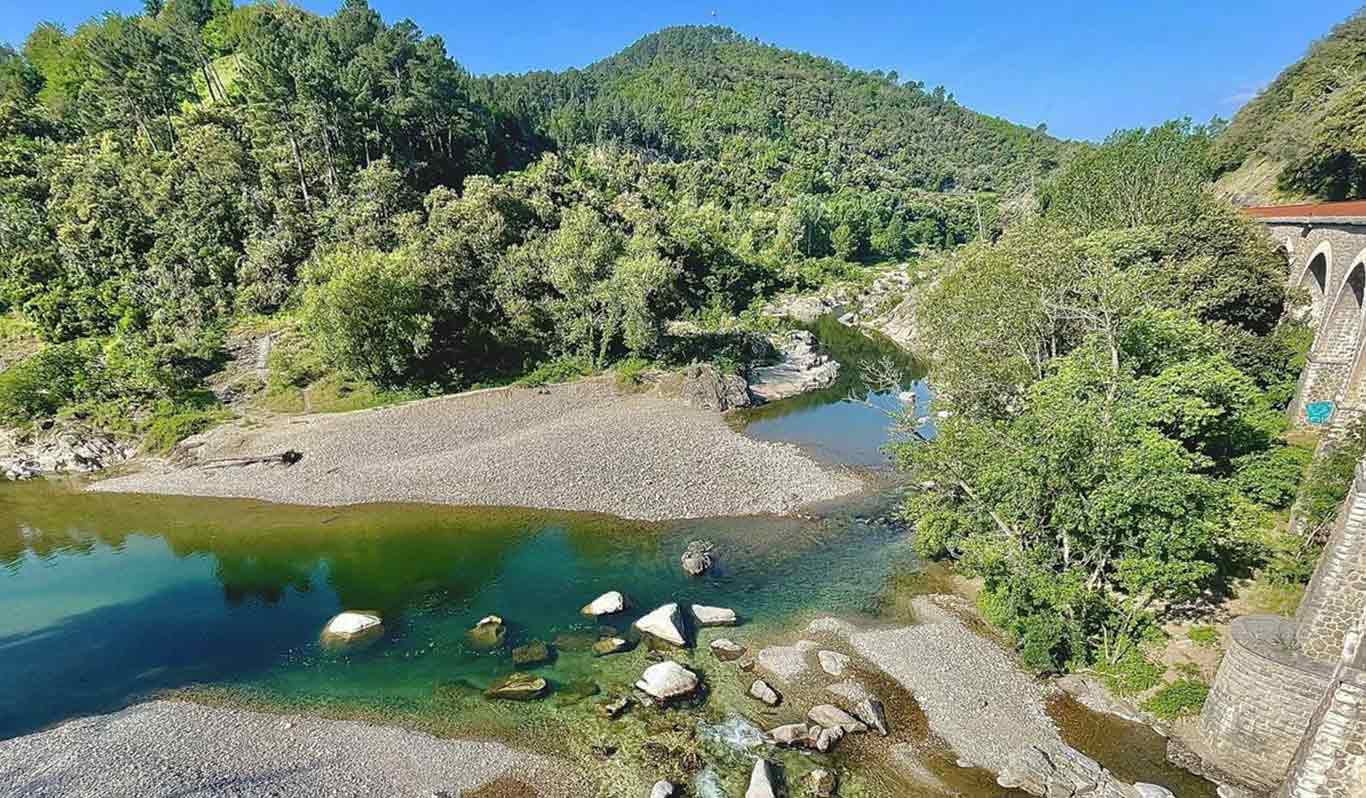 Gardon de St Jean à la confluence sous le viaduc